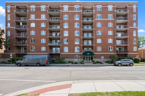 395 Graceland Ave #207, Des Plaines, IL 60016