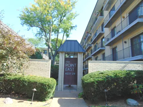 6221 N Niagara Ave #105, Chicago, IL 60631