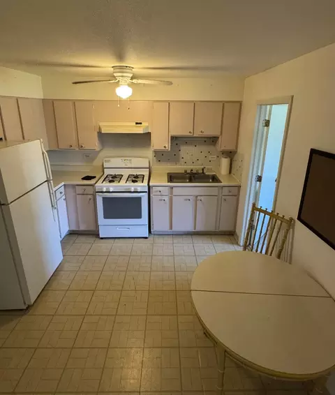 8804 Golf Rd #2F, Des Plaines, IL 60016 photo 3