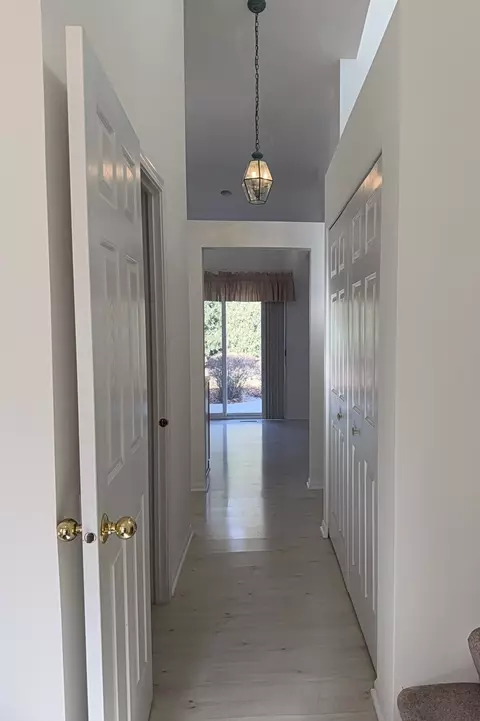 Entry Way - Undisclosed, Elgin, IL 60123 photo 2 of 3