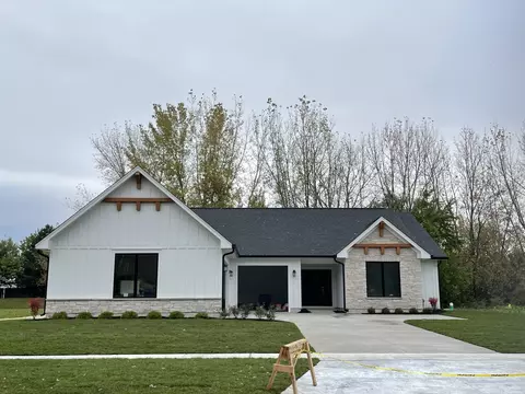 12145 Oakcrest Dr, Huntley, IL 60142