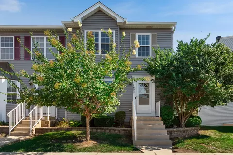 1623 Delaware Ct, Geneva, IL 60134