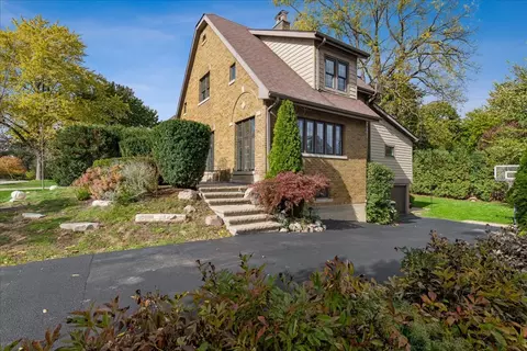 420 W Cook Ave, Libertyville, IL 60048