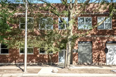 5823 N Ravenswood Ave #205, Chicago, IL 60660