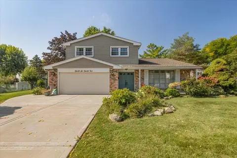 2624 N Prindle Ave, Arlington Heights, IL 60004