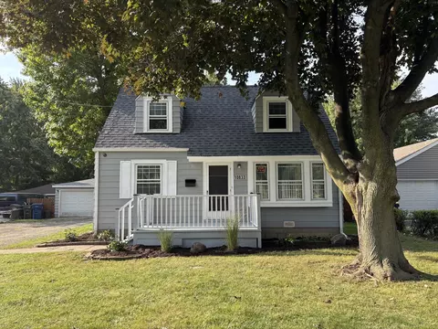 10833 Wellington St, Melrose Park, IL 60164