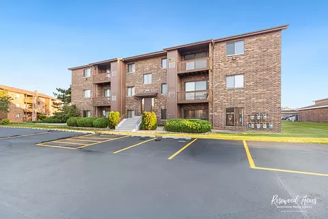 15718 Peggy Ln #2, Oak Forest, IL 60452