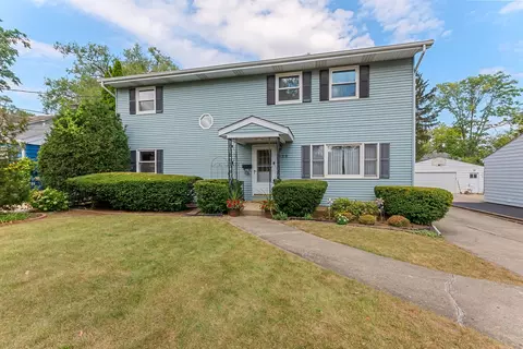 829 Evergreen St, Wheaton, IL 60187