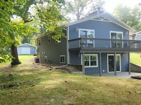 1423 Shoreline Dr, Varna, IL 61375