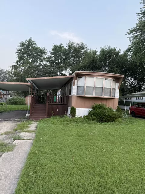 39 Maple Ln, Manteno, IL 60950