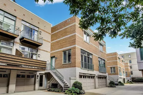 1401 N Wieland St #Q, Chicago, IL 60610