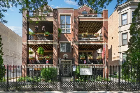 4826 N Winthrop Ave #2S, Chicago, IL 60640