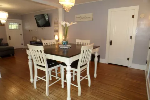 Dining - 636 Bangs St, Aurora, IL 60505 photo 1 of 3