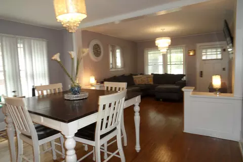 Dining - 636 Bangs St, Aurora, IL 60505 photo 2 of 3