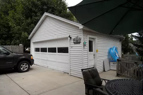 Exterior - 636 Bangs St, Aurora, IL 60505 photo 13 of 19
