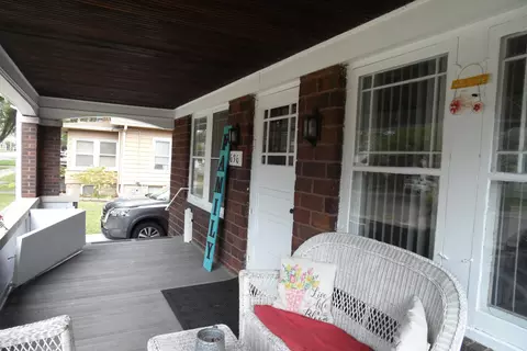 Exterior - 636 Bangs St, Aurora, IL 60505 photo 4 of 19