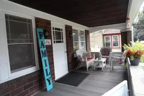 Exterior - 636 Bangs St, Aurora, IL 60505 photo 5 of 19