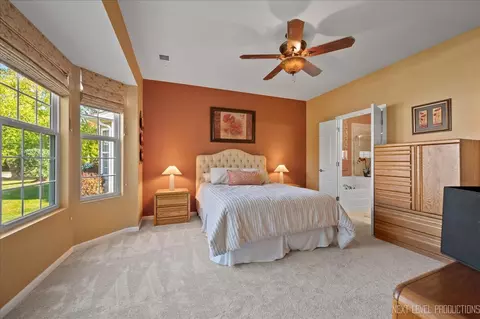 Bedroom - 2802 Edgewater Dr, Elgin, IL 60124 photo 1 of 3
