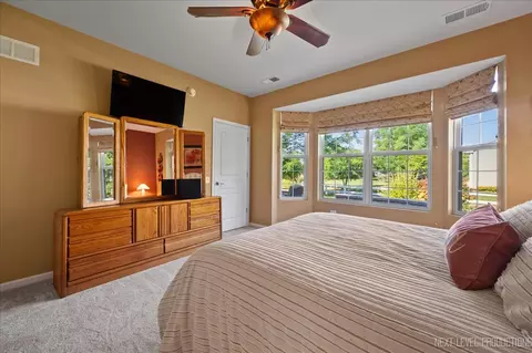 Bedroom - 2802 Edgewater Dr, Elgin, IL 60124 photo 2 of 3