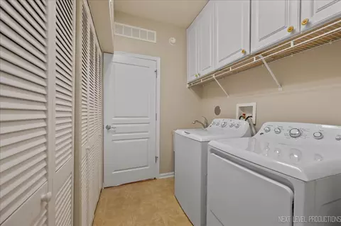 Other - 2802 Edgewater Dr, Elgin, IL 60124 photo 7 of 8