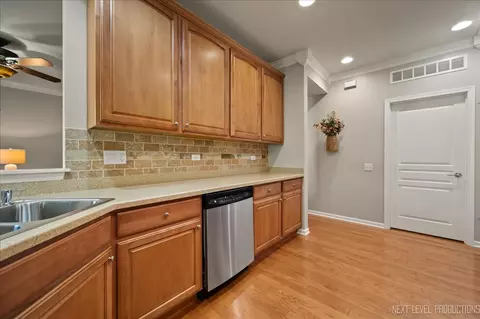Kitchen - 2802 Edgewater Dr, Elgin, IL 60124 photo 2 of 3