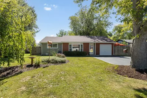 1805 Pinecrest Ln, Lindenhurst, IL 60046
