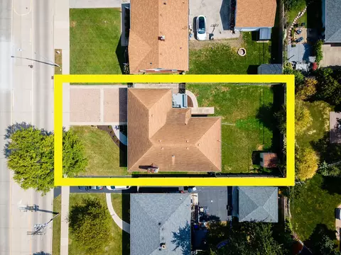View/Area - 358 E Saint Charles Rd, Elmhurst, IL 60126 photo 2 of 4