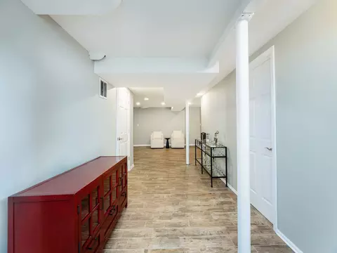 Entry Way - 358 E Saint Charles Rd, Elmhurst, IL 60126 photo 3 of 5