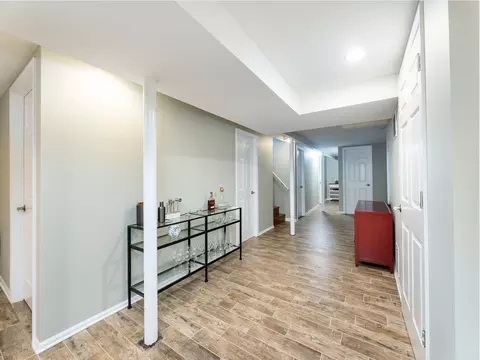 Entry Way - 358 E Saint Charles Rd, Elmhurst, IL 60126 photo 5 of 5