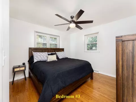 Bedroom - 358 E Saint Charles Rd, Elmhurst, IL 60126 photo 4 of 6
