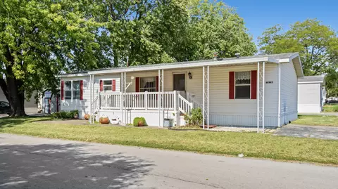 6 Berry Ln, Bourbonnais, IL 60914