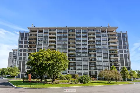 8815 W Golf Rd #10C, Niles, IL 60714