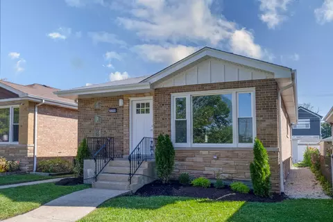 5243 N Nagle Ave, Chicago, IL 60630