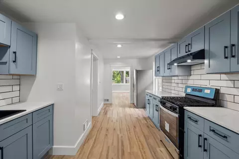 Entry Way - 2620 E 91st St, Chicago, IL 60617 photo 1 of 6