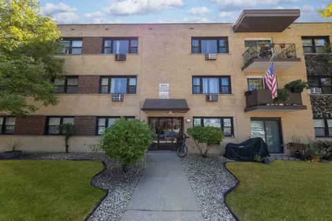 6237 W 94th St #3S, Oak Lawn, IL 60453