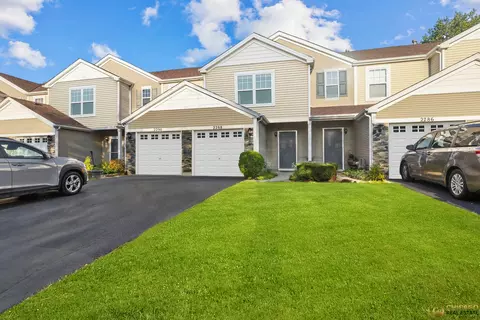 2288 Flagstone Ln, Carpentersville, IL 60110