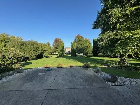 Exterior - 800 Silver Glen Rd, Mchenry, IL 60051 photo 5 of 5
