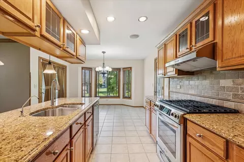 Kitchen - 800 Silver Glen Rd, Mchenry, IL 60051 photo 3 of 3