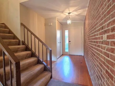 Entry Way - 1833 Wildberry Dr #E, Glenview, IL 60025 photo 1 of 2