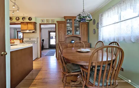 Dining - 934 N Norman Ln, Wheeling, IL 60090 photo 1 of 1