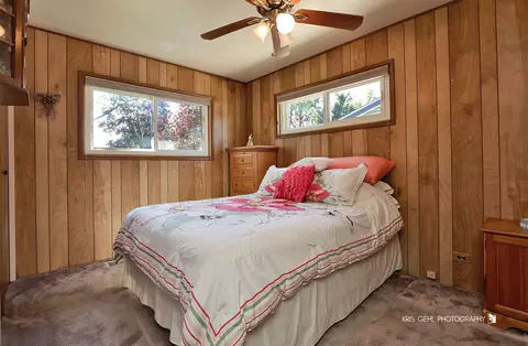 Bedroom - 934 N Norman Ln, Wheeling, IL 60090 photo 3 of 4