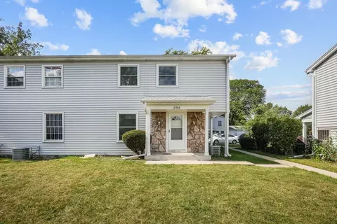 1390 N Glen Cir #B, Aurora, IL 60506