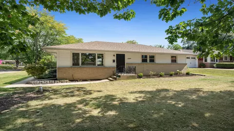 2104 Wyoming Dr, Rockford, IL 61108