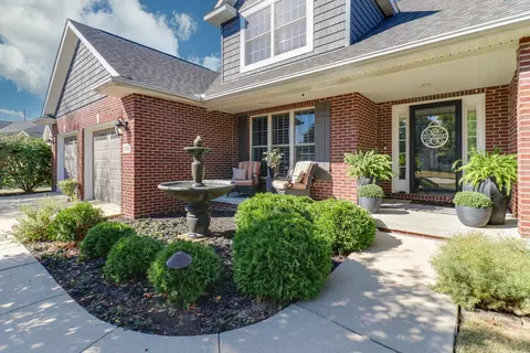 1703 Fraser Dr, Normal, IL 61761 photo 2