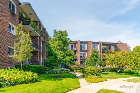 1230 N Western Ave #301, Lake Forest, IL 60045