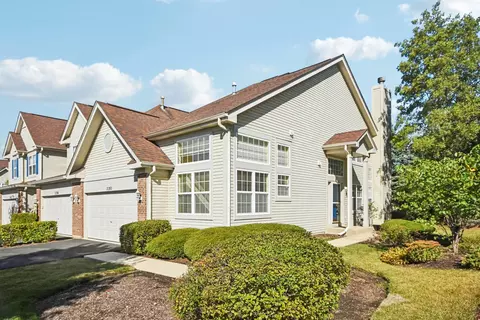 3350 St Michel Ct, Saint Charles, IL 60175