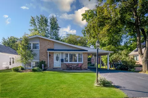 1721 Elm Ave, Northbrook, IL 60062
