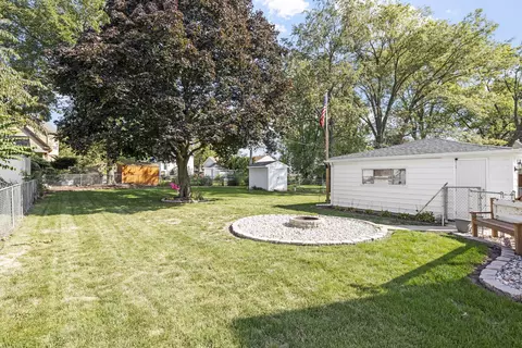 Exterior - 205 E South St, Peotone, IL 60468 photo 4 of 6