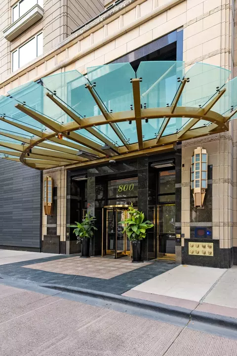 800 N Michigan Ave #PH64, Chicago, IL 60611