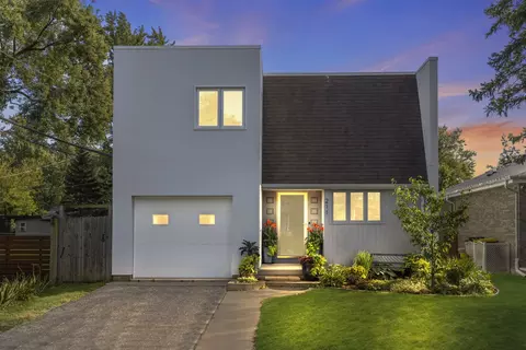211 E Traube Ave, Westmont, IL 60559
